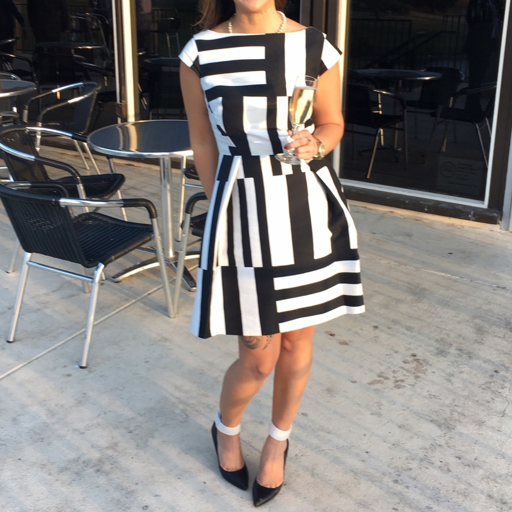 Kate Spade Geometric Black &White Dress Pockets!!!